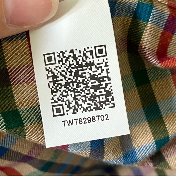 Tommy Hilfiger button up shirt - Picture 13 of 13